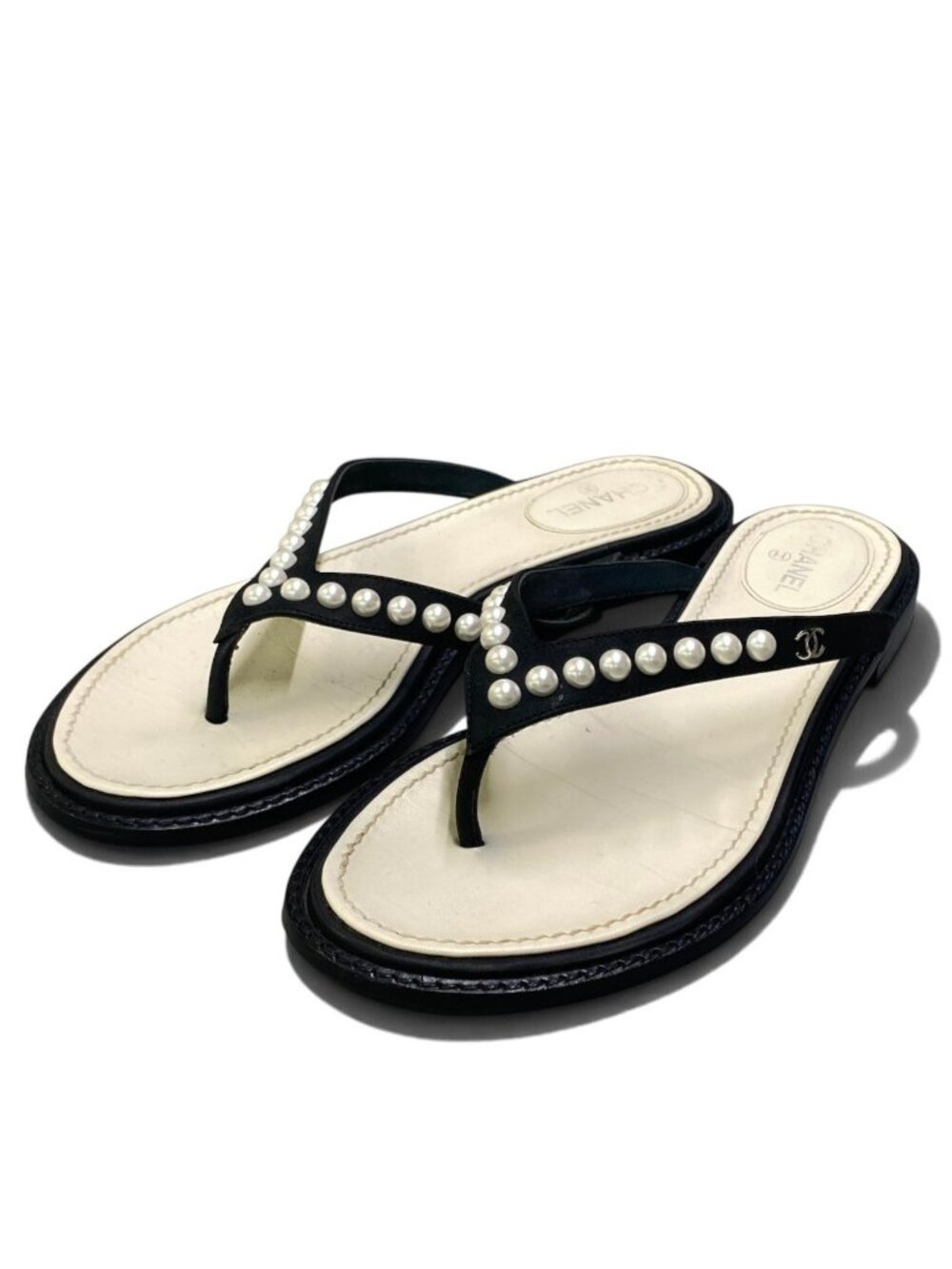 Chanel CC Logo Pearl Beach Sandals CC Thong Black White Shoes